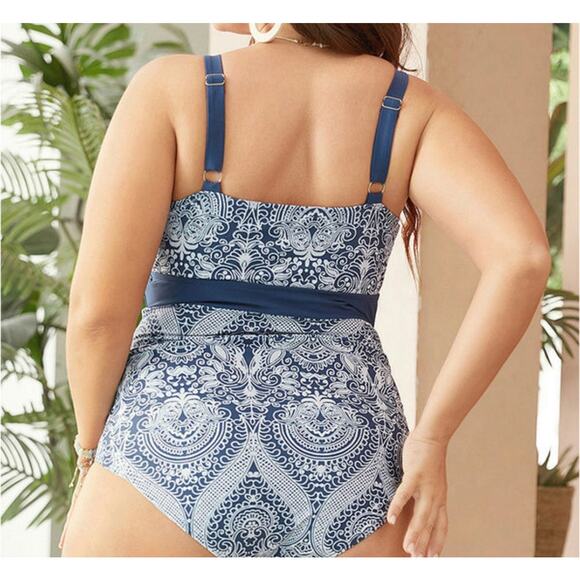 *NWT* BloomChic 1 piece Swim-Size 22/24 - Picture 2 of 3